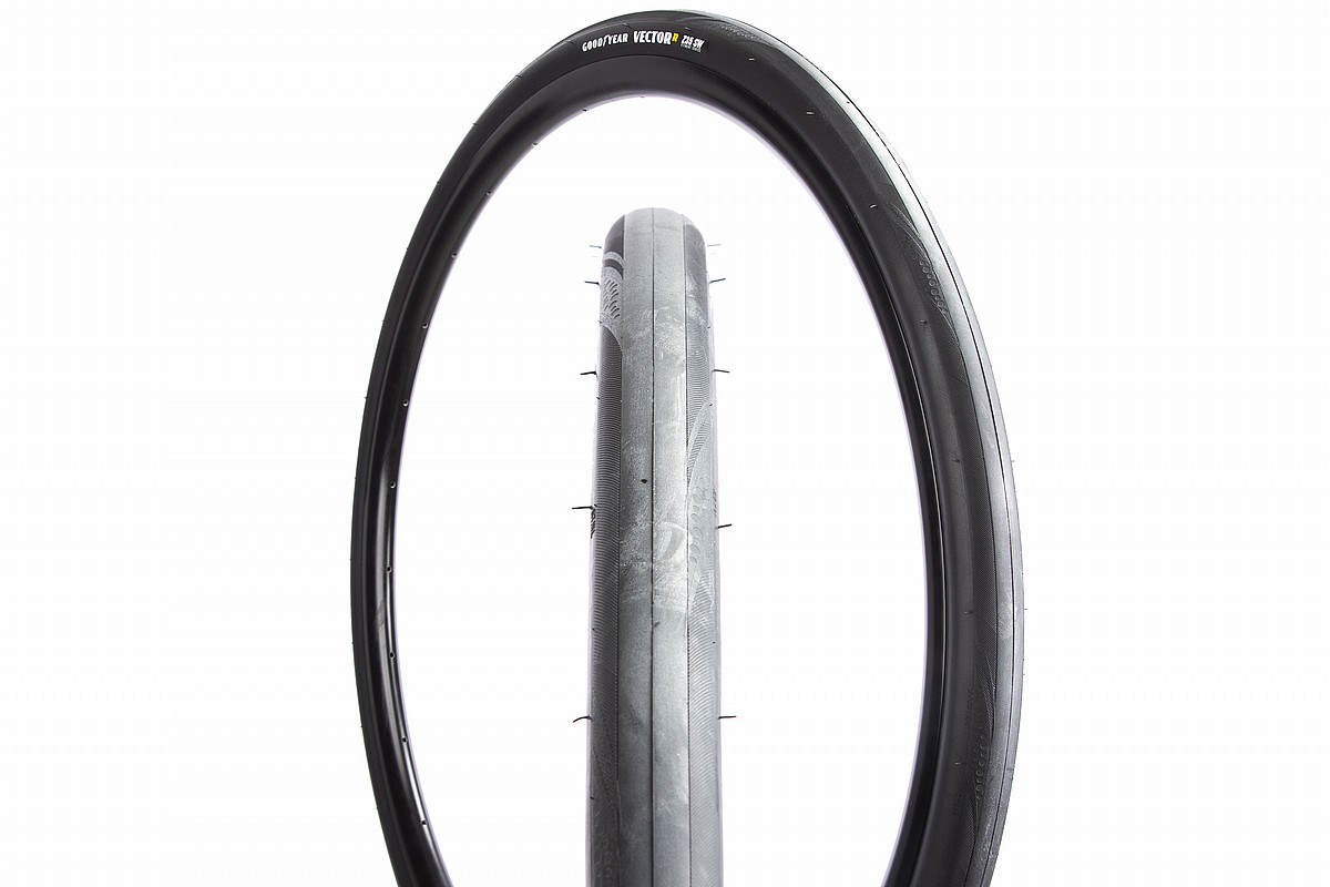 Goodyear VectorR Z30/Z35 SW Road Tire [00.1918.750.002]